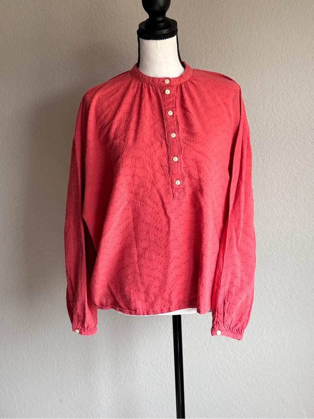 Universal Thread Coral Button-Up Long Sleeve Henley Shirt Women’s M